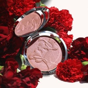 🌹Becca "Spanish Rose Gold" Skin Perfector!